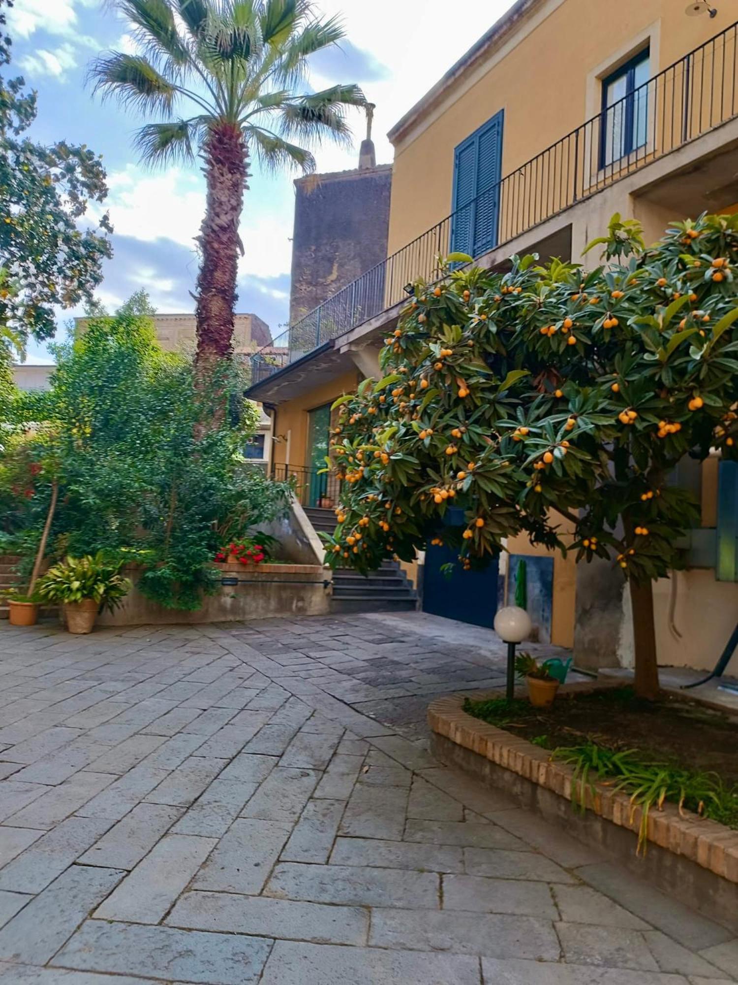 La Corte Dei Nespoli Acireale Buitenkant foto